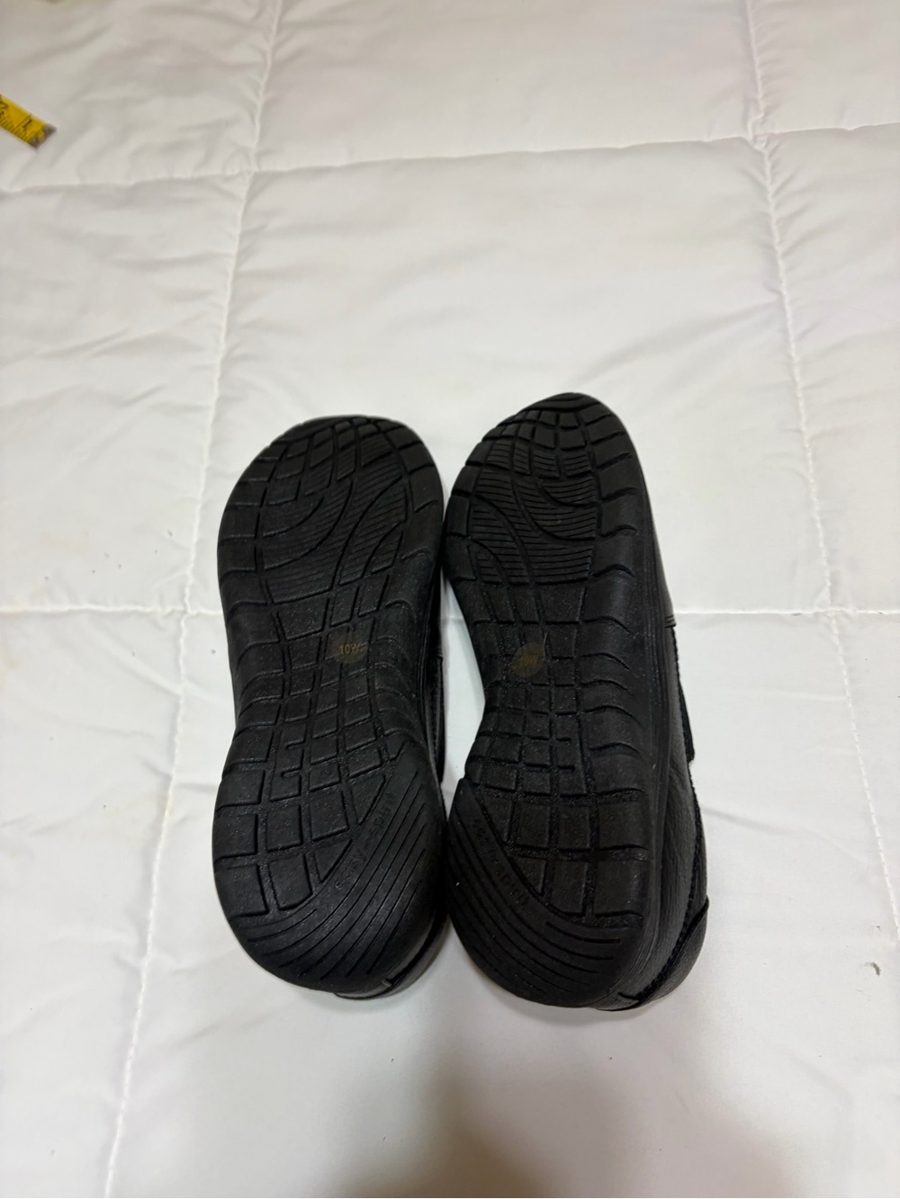 Easy Spirit Black Women’s Slip-On Flats